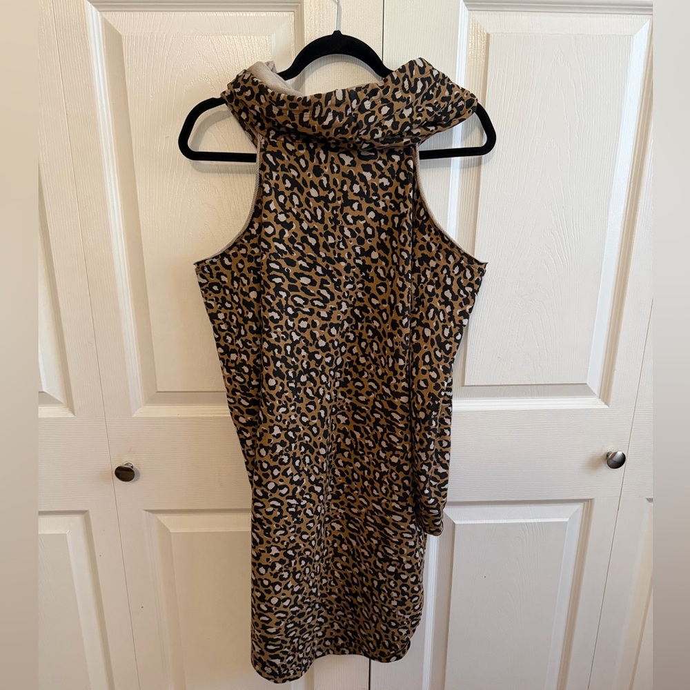 Leopard Print Cold Shoulder Dress - Picture 5 of 5